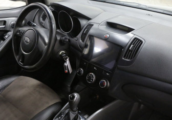 Подержанный автомобиль Kia Cerato Sedan 2011 года (8 фото)