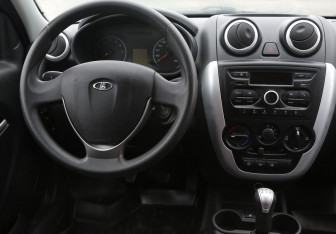 Подержанный автомобиль LADA (ВАЗ) Granta Liftback 2018 года (14 фото)