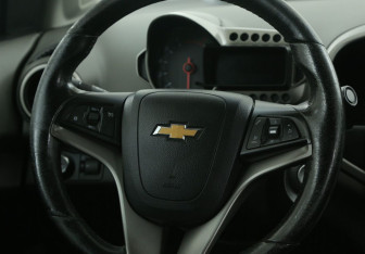 Подержанный автомобиль Chevrolet Aveo Sedan 2012 года (16 фото)