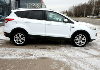 Подержанный автомобиль Ford Kuga 2014 года (7 фото)