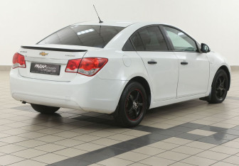 Подержанный автомобиль Chevrolet Cruze Sedan 2012 года (4 фото)