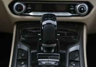 Подержанный автомобиль FAW Bestune T77 2022 года (13 фото)