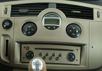 Подержанный автомобиль Renault Scenic 2009 года (13 фото)