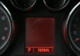 Подержанный автомобиль Opel Insignia Sedan 2009 года (18 фото)