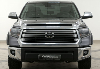 Подержанный автомобиль Toyota Tundra 2020 года (6 фото)
