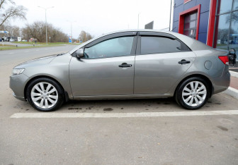 Подержанный автомобиль Kia Cerato Sedan 2011 года (8 фото)