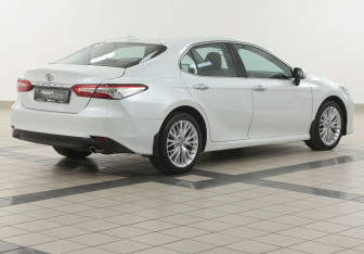 Подержанный автомобиль Toyota Camry Sedan 2020 года (4 фото)