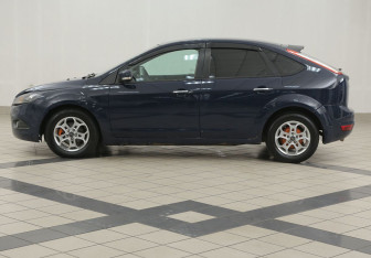 Подержанный автомобиль Ford Focus Hatchback 2008 года (7 фото)