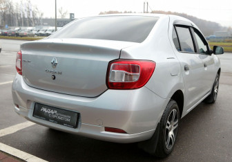 Подержанный автомобиль Renault Logan Sedan 2015 года (6 фото)