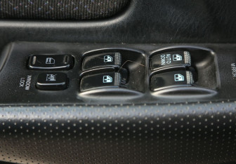 Подержанный автомобиль Hyundai Sonata 2006 года (17 фото)