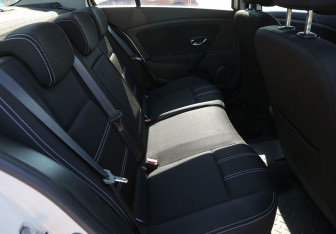 Подержанный автомобиль Renault Fluence 2013 года (11 фото)