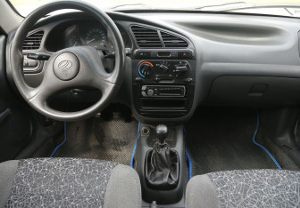 Подержанный автомобиль ЗАЗ Chance Sedan 2009 года (12 фото)