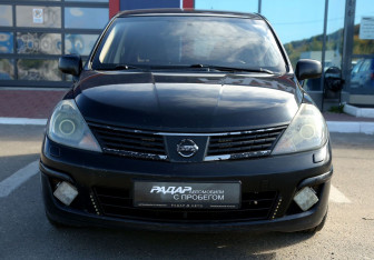 Подержанный автомобиль Nissan Tiida Hatchback 2007 года (2 фото)
