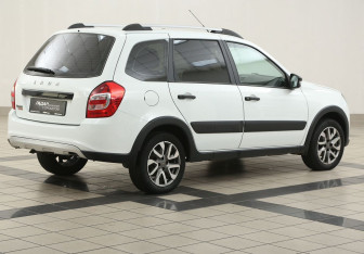 Подержанный автомобиль LADA (ВАЗ) Granta Wagon 2021 года (4 фото)
