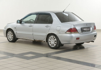 Подержанный автомобиль Mitsubishi Lancer Sedan 2007 года (2 фото)