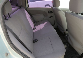 Подержанный автомобиль Renault Logan Sedan 2008 года (11 фото)