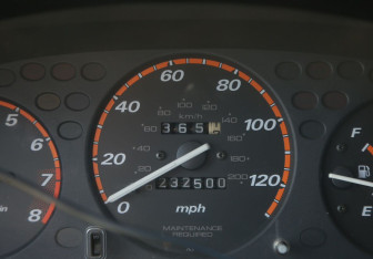 Подержанный автомобиль Honda CR-V 2001 года (16 фото)