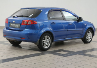 Подержанный автомобиль Chevrolet Lacetti Hatchback 2011 года (4 фото)