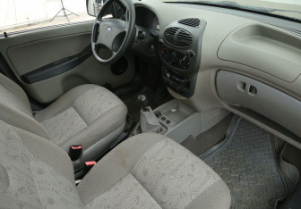 Подержанный автомобиль LADA (ВАЗ) Kalina Wagon 2011 года (9 фото)