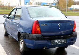 Подержанный автомобиль Renault Logan Sedan 2005 года (4 фото)