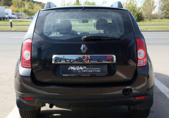 Подержанный автомобиль Renault Duster 2013 года (5 фото)