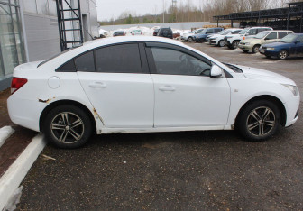Подержанный автомобиль Chevrolet Cruze Sedan 2012 года (8 фото)