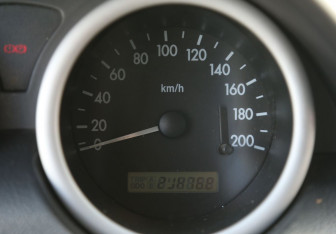 Подержанный автомобиль Chevrolet Aveo Hatchback 2006 года (17 фото)