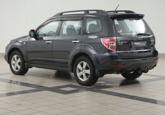 Подержанный автомобиль Subaru Forester Suv 2008 года (2 фото)