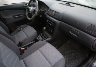 Подержанный автомобиль Skoda Octavia Liftback 2008 года (9 фото)