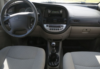 Подержанный автомобиль Chevrolet Rezzo 2007 года (12 фото)