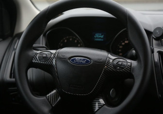 Подержанный автомобиль Ford Focus Hatchback 2011 года (16 фото)