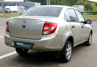 Подержанный автомобиль LADA (ВАЗ) Granta Sedan 2012 года (6 фото)