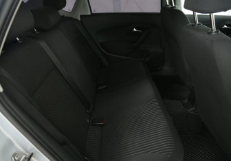 Подержанный автомобиль Volkswagen Polo Sedan 2011 года (11 фото)