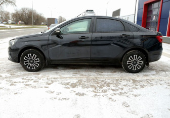 Подержанный автомобиль LADA (ВАЗ) Vesta Sedan 2016 года (8 фото)