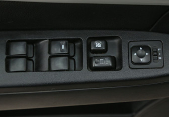 Подержанный автомобиль Mitsubishi Galant Sedan 2006 года (17 фото)