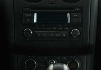 Подержанный автомобиль Nissan Qashqai 2012 года (13 фото)