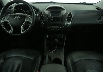 Подержанный автомобиль Hyundai ix35 2014 года (12 фото)