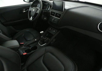 Подержанный автомобиль FAW Besturn X40 2021 года (9 фото)