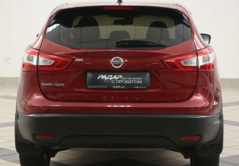 Подержанный автомобиль Nissan Qashqai 2014 года (4 фото)