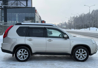 Подержанный автомобиль Nissan X-Trail 2011 года (8 фото)