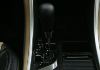 Подержанный автомобиль Hyundai Sonata 2010 года (13 фото)