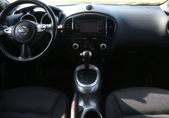 Подержанный автомобиль Nissan Juke 2013 года (12 фото)