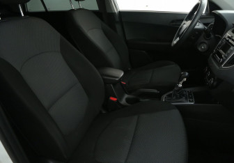 Подержанный автомобиль Hyundai Creta 2016 года (10 фото)