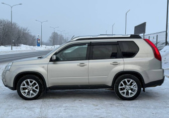 Подержанный автомобиль Nissan X-Trail 2011 года (4 фото)