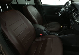 Подержанный автомобиль Renault Megane Hatchback 2013 года (10 фото)