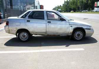 Подержанный автомобиль LADA (ВАЗ) 2110 2001 года (7 фото)