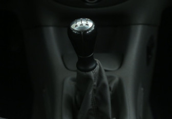 Подержанный автомобиль Peugeot 206 Hatchback 2004 года (15 фото)