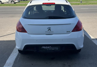 Подержанный автомобиль Peugeot 308 Hatchback 2011 года (5 фото)