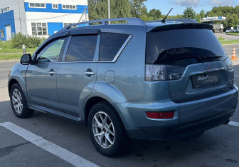 Подержанный автомобиль Mitsubishi Outlander 2008 года (6 фото)
