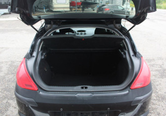 Подержанный автомобиль Peugeot 308 Wagon 2008 года (14 фото)